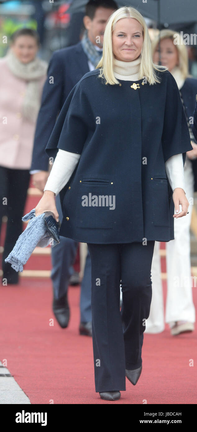 Mittagessen zum norwegischen König Harald v. und Königin Sonja 80. Geburtstag auf der Königlichen Yacht Norge Honnørbrygga Dock, Oslo, Norwegen mit feiern: Kronprinzessin Mette - Marit von Norwegen wo: Oslo, Vereinigtes Königreich bei: 10. Mai 2017 Credit: WENN.com Stockfoto