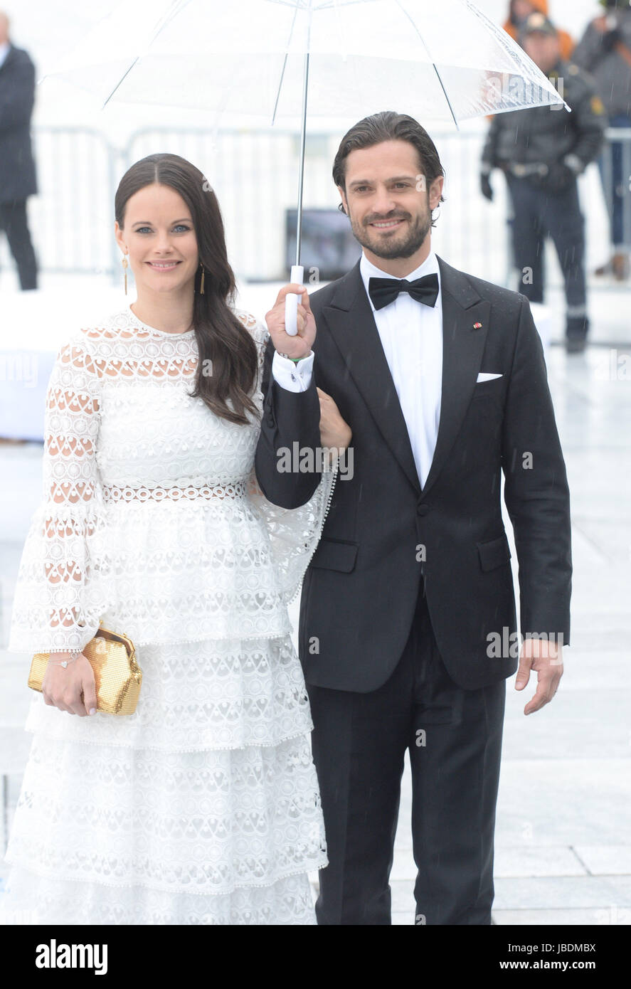 König Harald und Königin Sonja 80. Geburtstag Gala Bankett am Opernhaus - Ankünfte mit: Prinz Carl Philip von Schweden, Prinzessin Sofia von Schweden wo: Oslo, Norwegen bei: 10. Mai 2017 Credit: WENN.com Stockfoto
