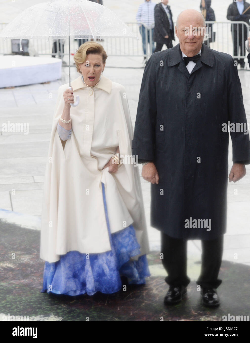 König Harald und Königin Sonja 80. Geburtstag Gala Bankett am Opernhaus - Ankünfte mit: König Harald von Norwegen, Königin Sonja von Norwegen wo: Oslo, Norwegen bei: 10. Mai 2017 Credit: WENN.com Stockfoto