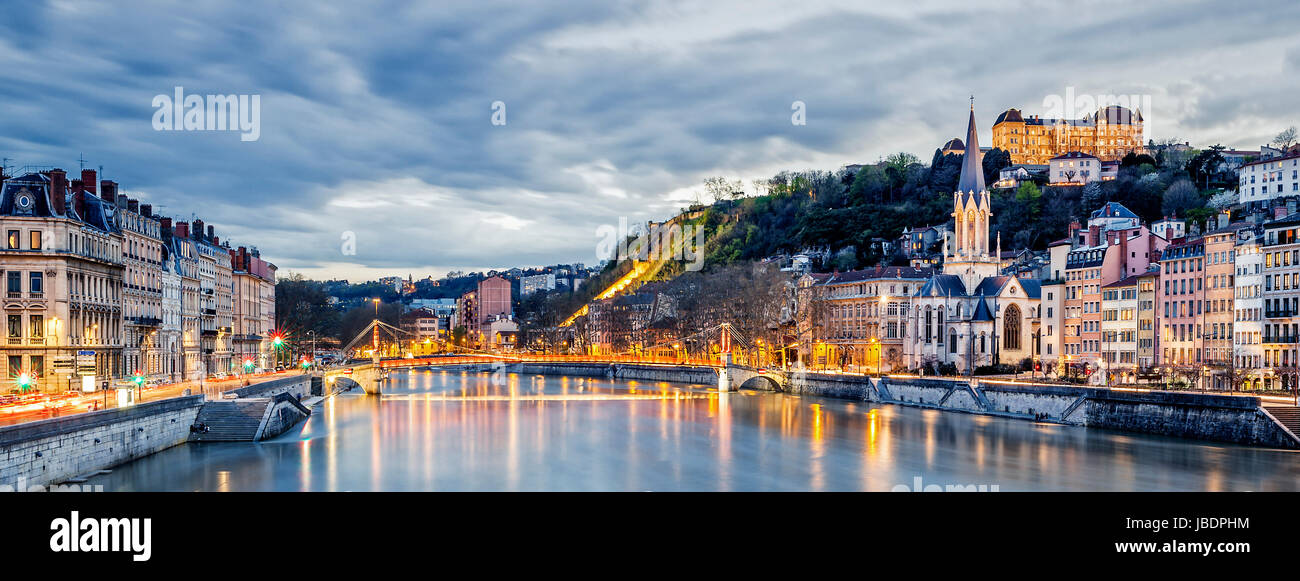 Saône in Lyon Stadt am Abend, Frankreich Stockfoto