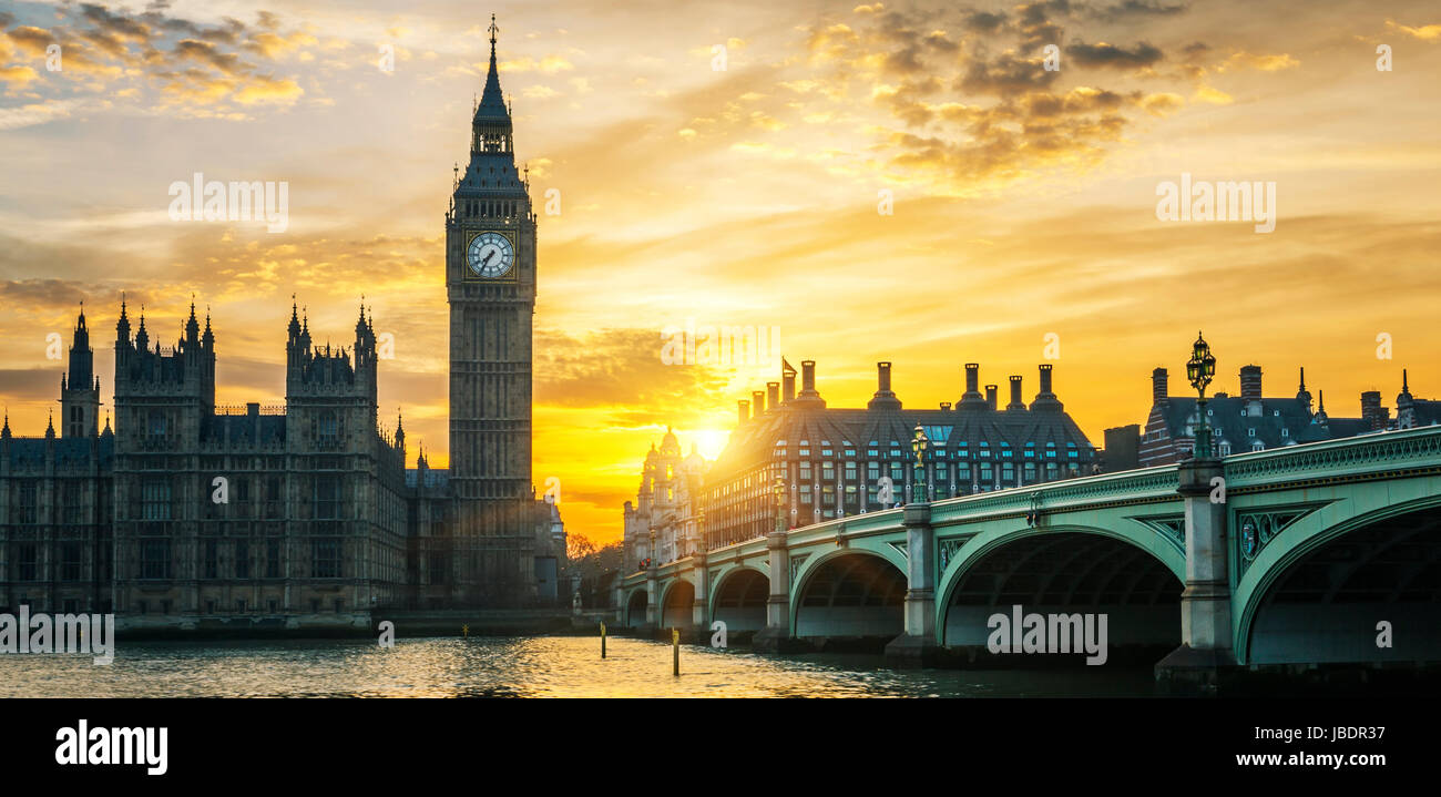 Berühmten Big Ben Clock Tower in London bei Sonnenuntergang, UK. Stockfoto