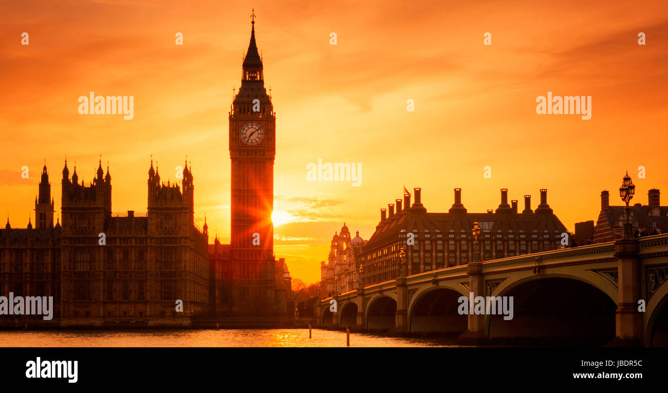 Berühmten Big Ben Clock Tower in London bei Sonnenuntergang, UK. Stockfoto