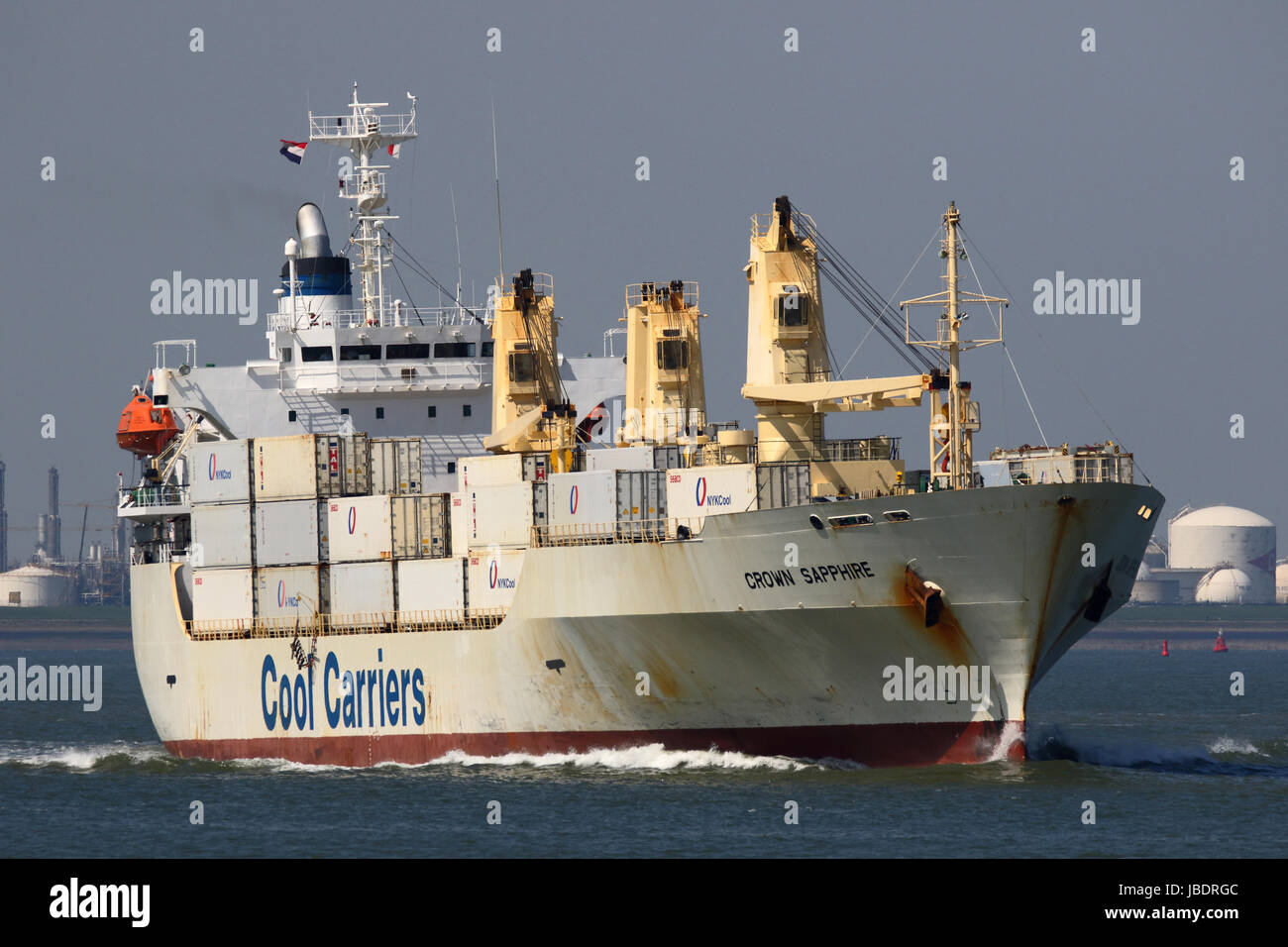 Der Reefer Krone Saphir Terneuzen und weiterhin den Hafen von Antwerpen. Stockfoto