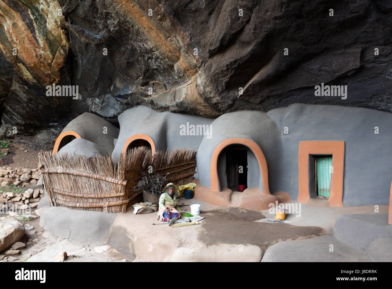 Original des 19. Jahrhunderts Ha Kome Höhlenwohnungen Pulane Berea Bezirk Lesotho Südliches Afrika Stockfoto