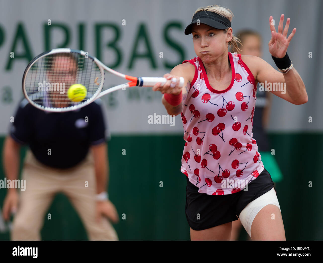 PARIS, Frankreich - Juni 2: Bethanie Mattek-Sands auf 2017 Roland Garros Grand-Slam-Tennis-Turnier Stockfoto