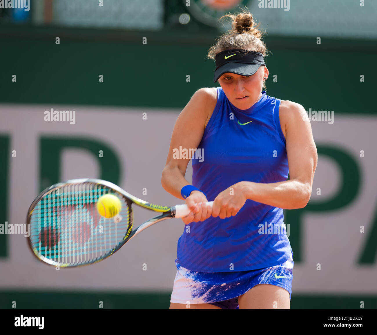 PARIS, Frankreich - 30 Mai: Marketa Vondrousova auf 2017 Roland Garros Grand-Slam-Tennis-Turnier Stockfoto