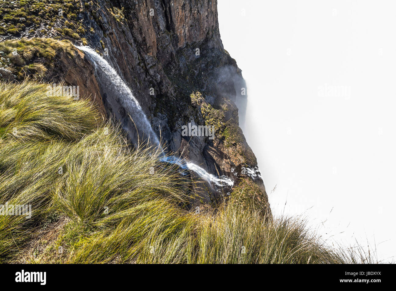 Tugela Falls fallen in die Wolken auf Sentinel Wandern Sie in die Drakensberge Stockfoto