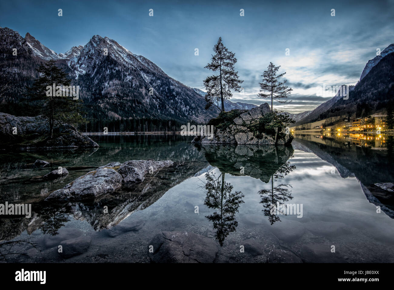 See-Hintersee in Ramsau Berchtesgaden während nach Sonnenuntergang Stockfoto