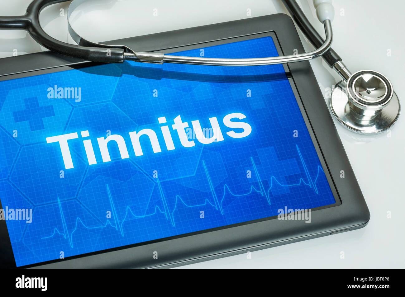 Tablet Mit der Diagnose Tinnitus Auf Dem Display Stockfoto