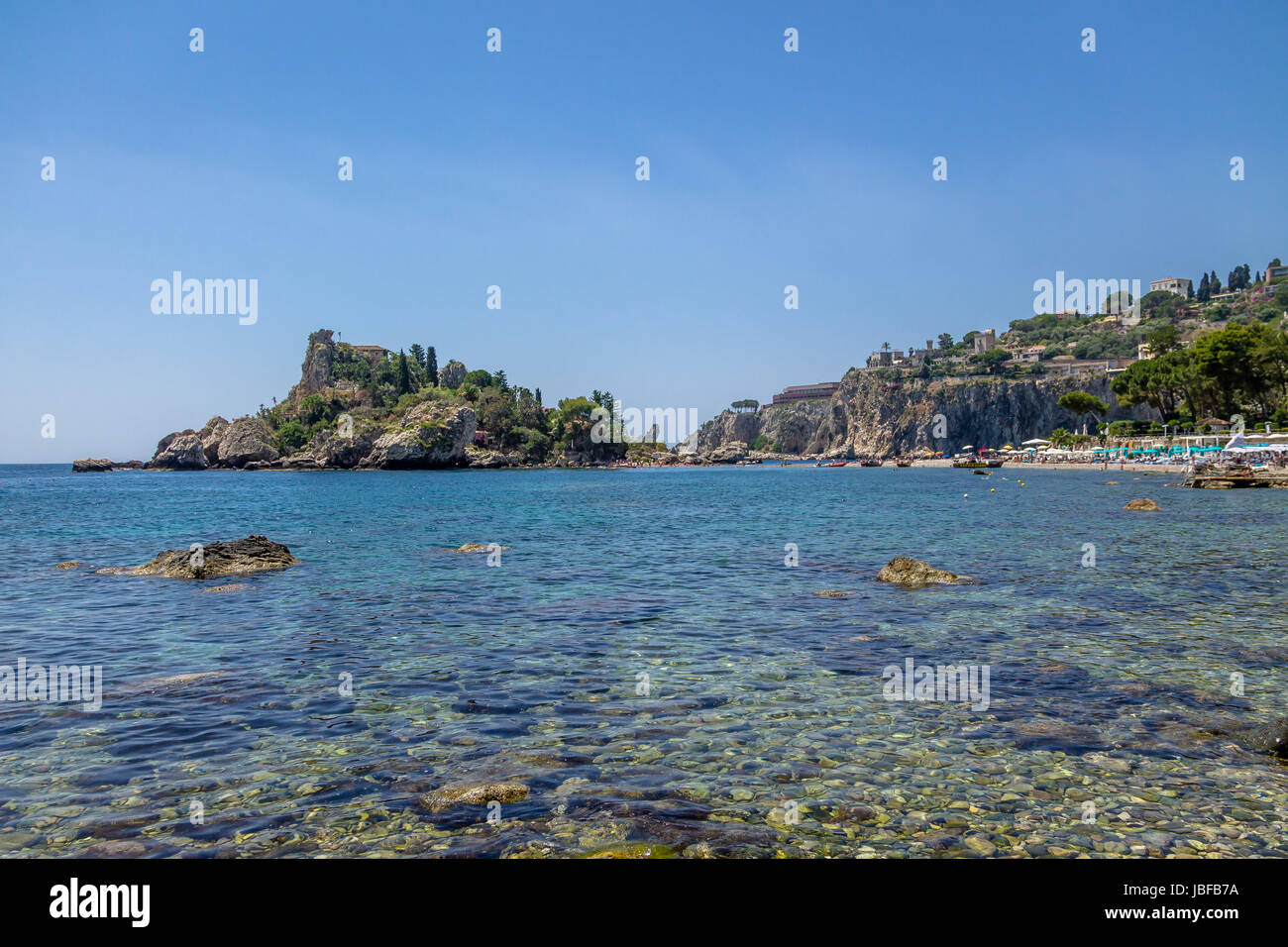 Blick auf Insel Isola Bella und Strand - Taormina, Sizilien, Italien Stockfoto