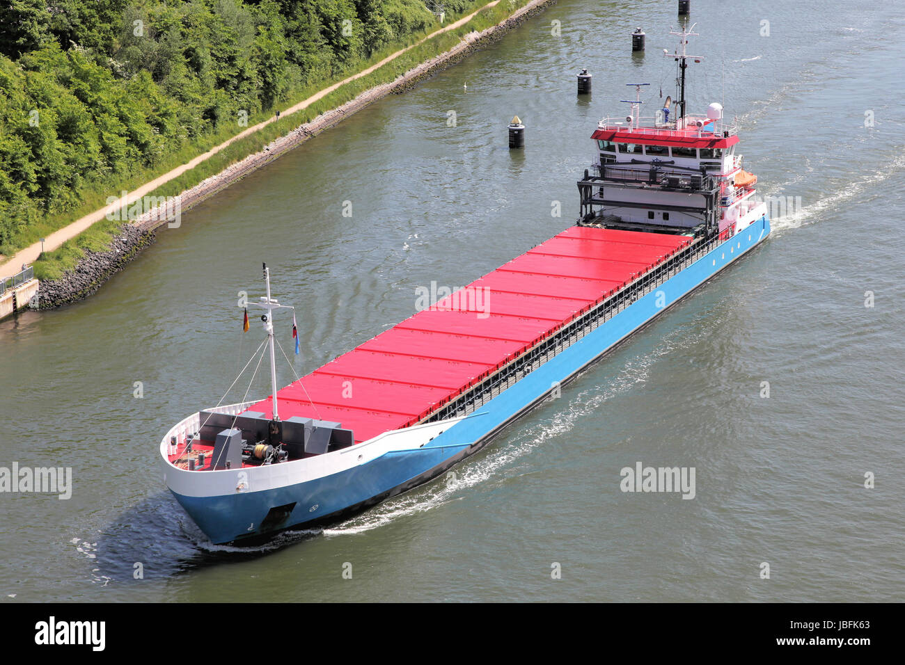 Frachtschiff auf dem Nord-Ostsee-Kanal Stockfoto