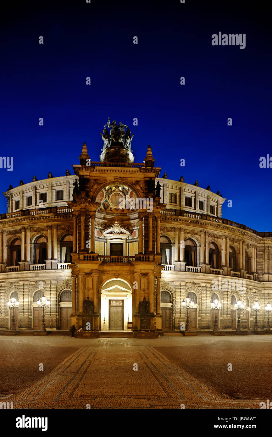 Dresden Semperoper die blaue Stunde Stockfoto