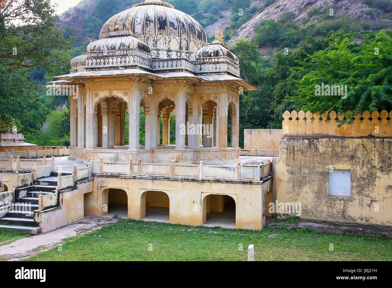 Königliche Kenotaphen in Jaipur, Rajasthan, Indien. Sie wurden als die königlichen Einäscherung Anlage der mächtigen Kachhawa-Dynastie bezeichnet. Stockfoto