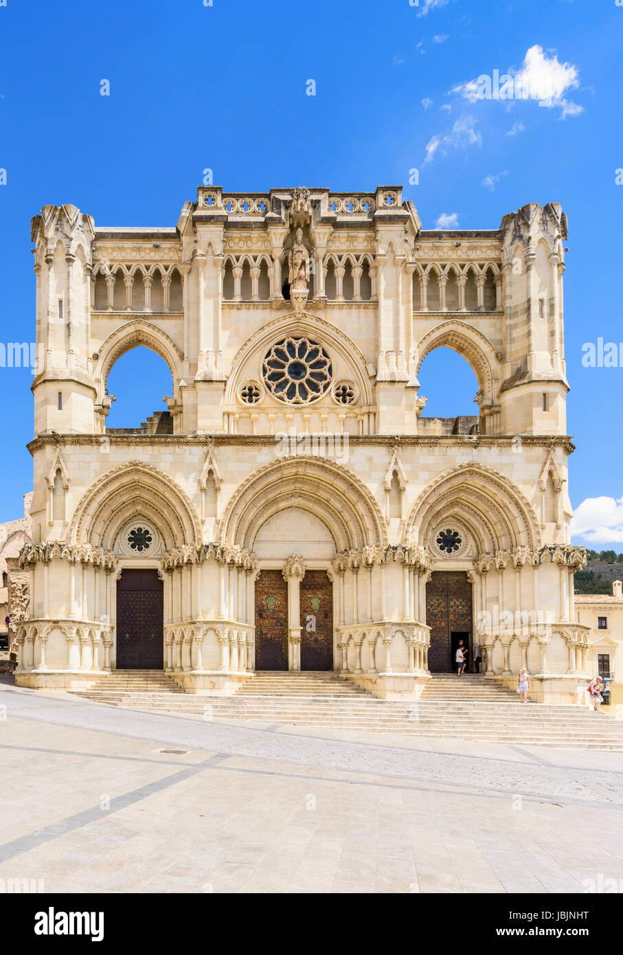 Fassade der Kathedrale von Santa Maria de Gracia, Plaza Mayor, Cuenca, Castilla La Mancha, Spanien Stockfoto