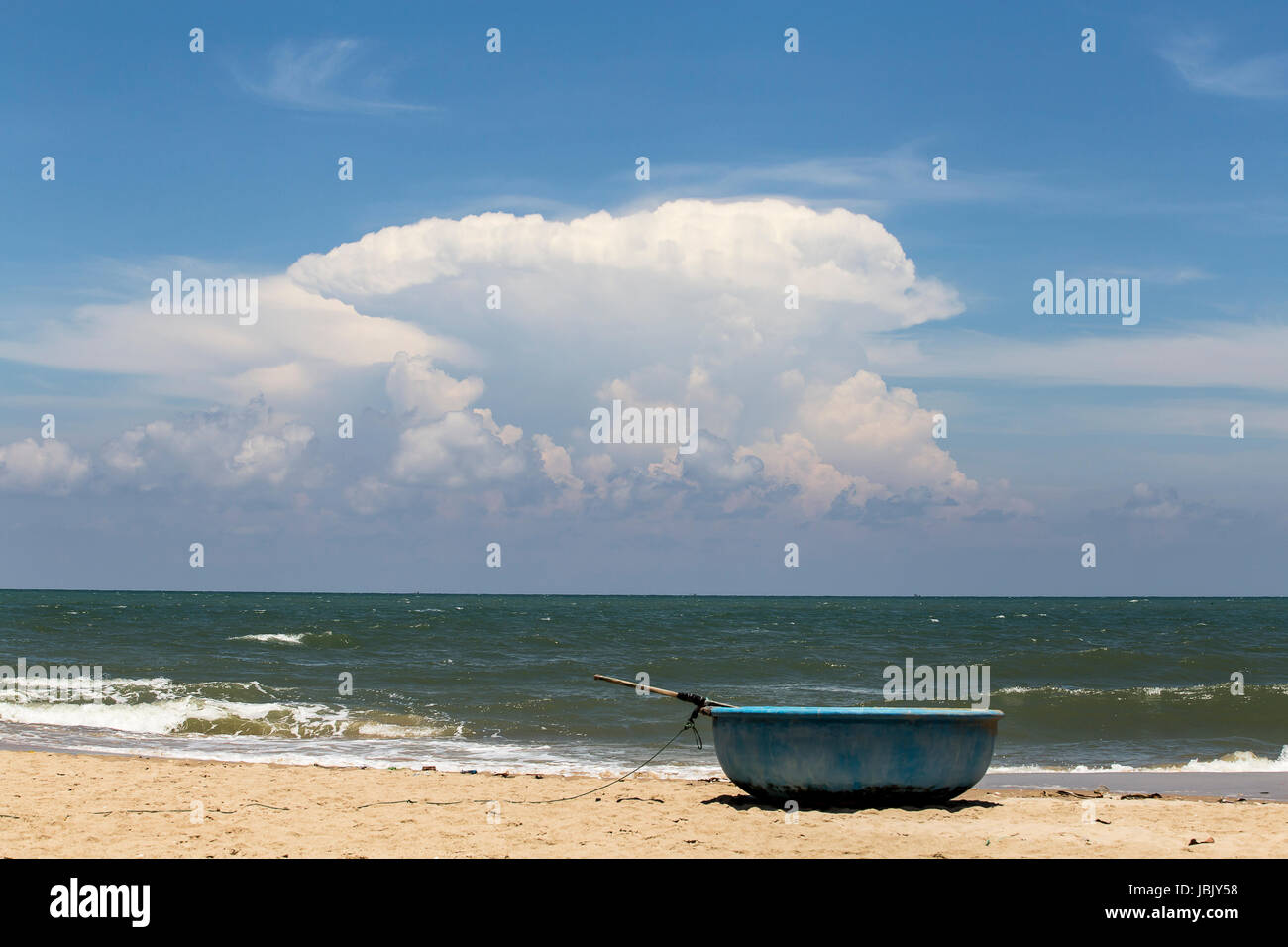 Korb-Boot am Strand - Viet Nam La Gi Stockfoto