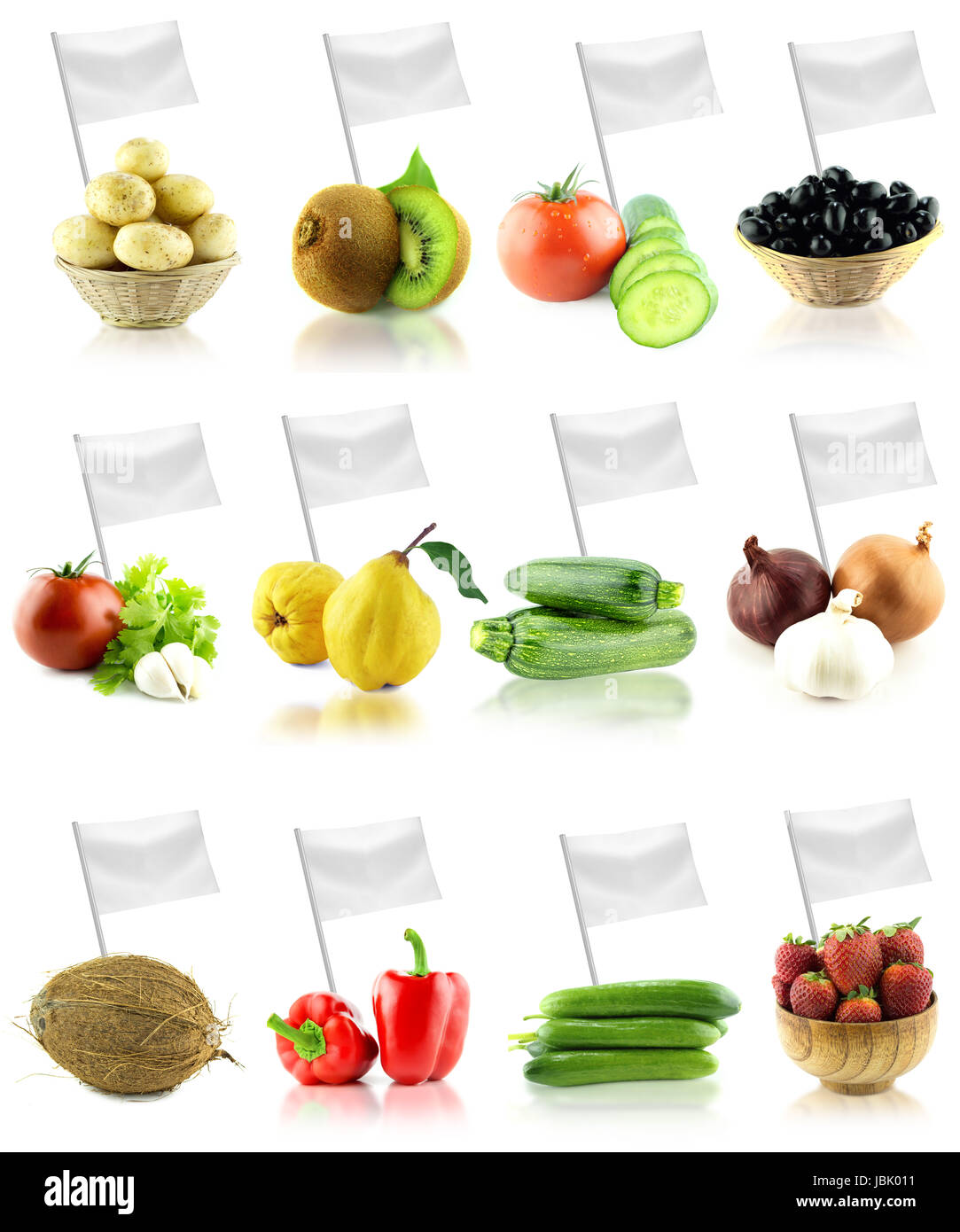 Gesund und Bio-Lebensmittel-Konzept. Satz von frischem Obst und Gemüse mit Flagge zeigt den nutzen oder den Preis der Früchte. Stockfoto