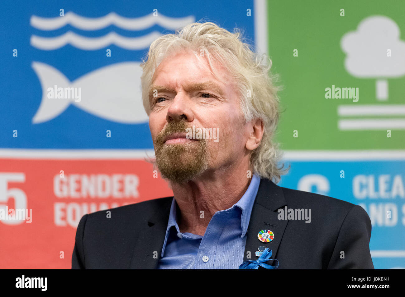 New York, Vereinigte Staaten von Amerika. 8. Juni 2017. Sir Richard Branson ist während einer Podiumsdiskussion, die nach der Einreichung des Scheidungsantrags gesehen. In Verbindung mit der hochrangigen Konferenz der Vereinten Nationen Ozeane (Juni 5-9), Virgin Group Gründer Sir Richard Branson präsentiert eine Petition, unterstützt von 1, 021, 874 Bürger Peter Thomson, Präsident der 71. UN General Assembly, verlangen, dass die Regierungen weltweit verpflichten, bis zum Jahr 2030 um mindestens 30 % unserer Ozeane zu schützen. Bildnachweis: Albin Lohr-Jones/Pacific Press/Alamy Live-Nachrichten Stockfoto