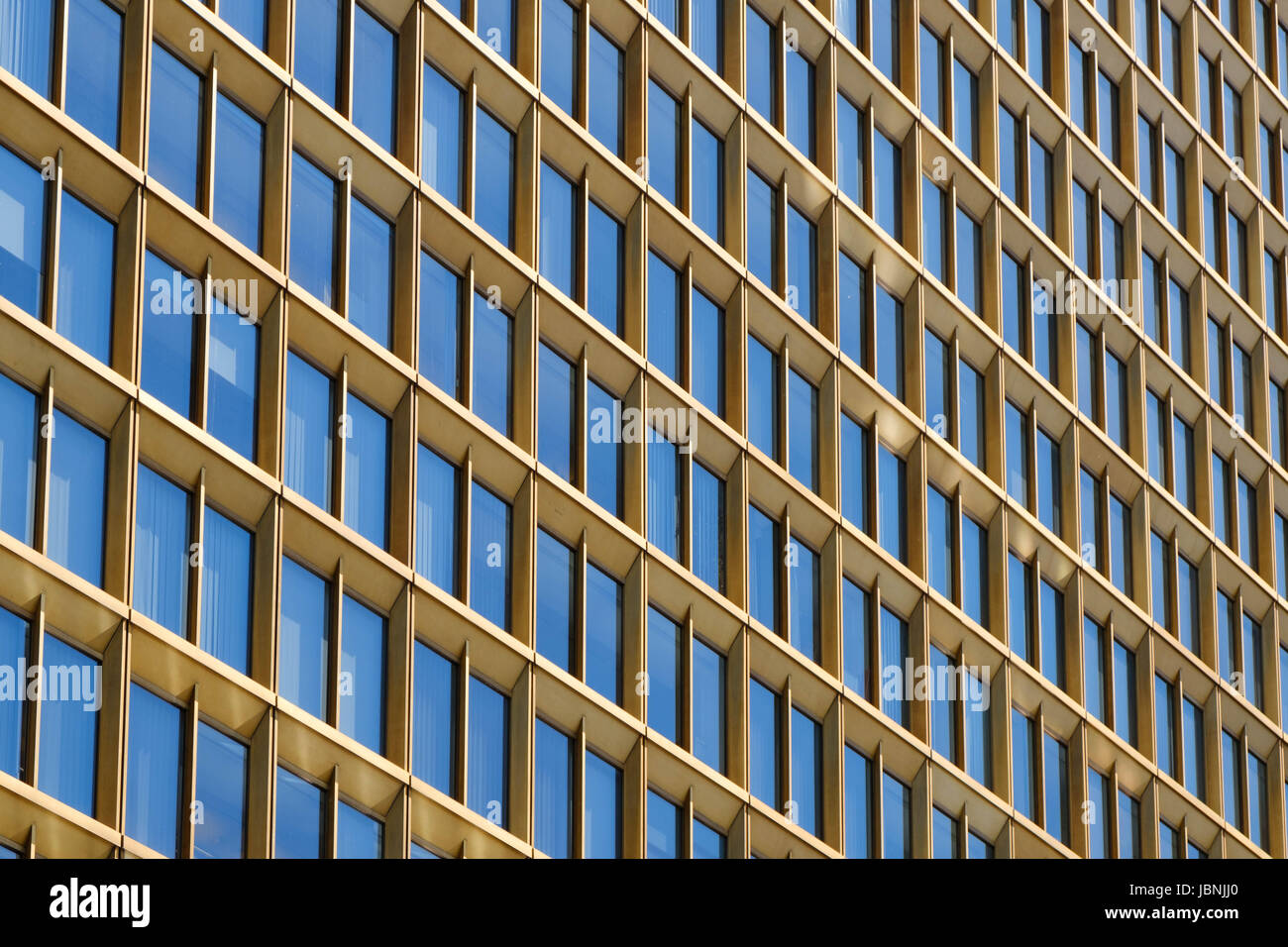 Wolkenkratzer, Gebäude außen - Fenster-Fassade / architektonische Muster Stockfoto