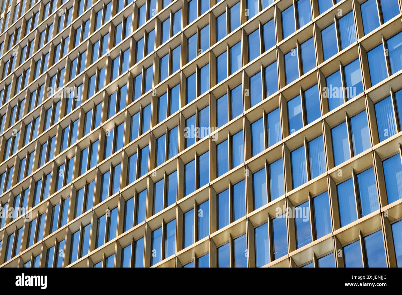 modernes Bürogebäude Fassade - Wolkenkratzer außen Stockfoto