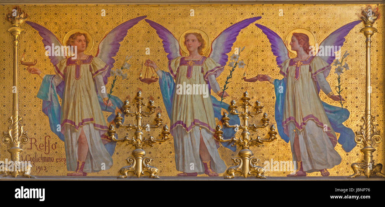 TURIN, Italien - 15. März 2017: Das Fresko von Engeln im Presbyterium der Kirche Chiesa di San Dalmazzo von Enrico Reffo und Luigi Guglielmino (1913). Stockfoto