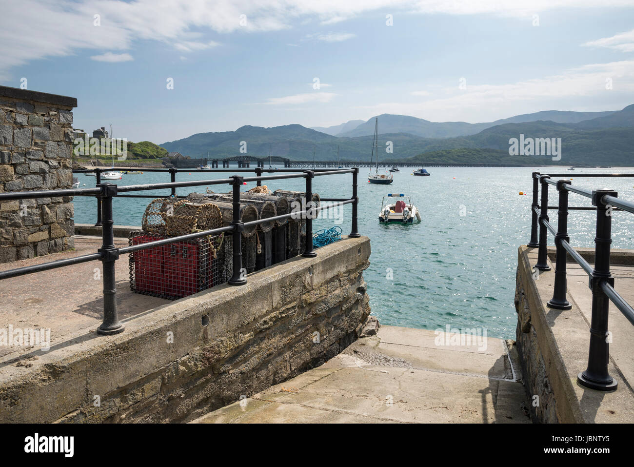 Blick auf die Mündung des Mawddach bei Barmouth an der Küste von Wales. Stockfoto