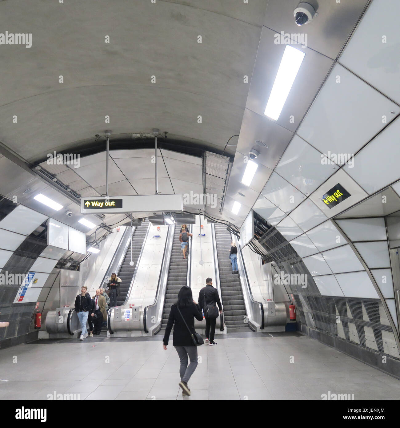 Inneren Tottenham Court Road Tube Station London England Stockfoto