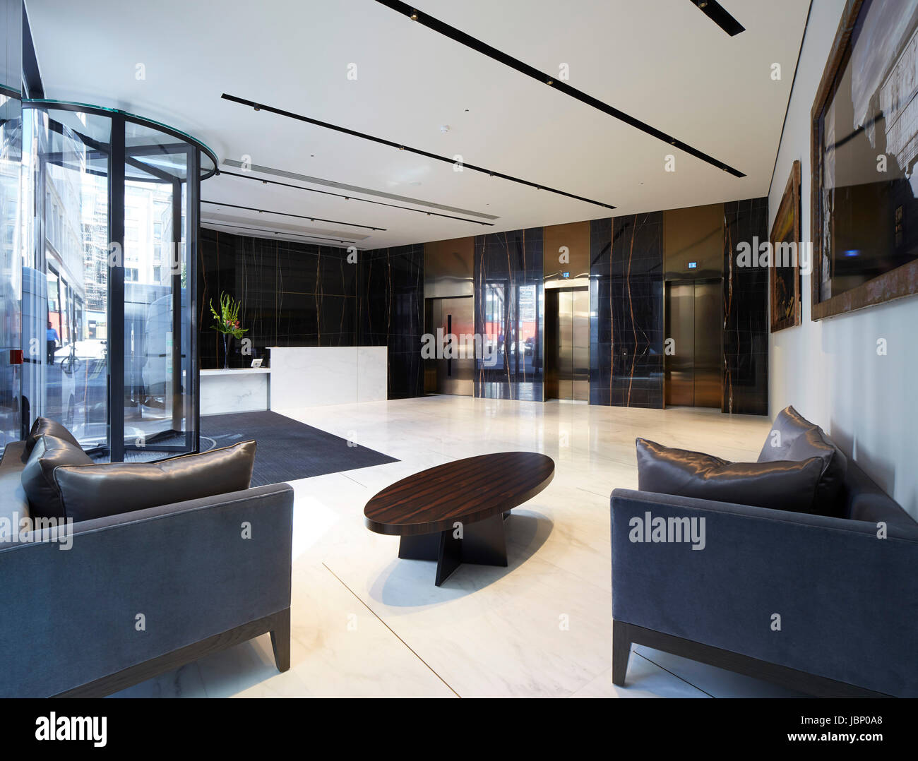 Rezeptionsbereich. 24 Saville Row, London, Großbritannien. Architekt: EPR Architekten Limited, 2017. Stockfoto