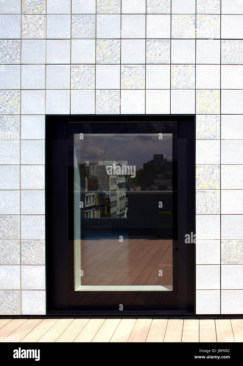 Verkleidung-Detail. 24 Saville Row, London, Großbritannien. Architekt: EPR Architekten Limited, 2017. Stockfoto