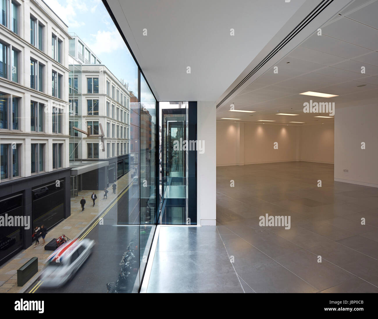 Typische Bodenplatte. 24 Saville Row, London, Vereinigtes Königreich. Architekt: EPR Architekten Limited, 2017. Stockfoto
