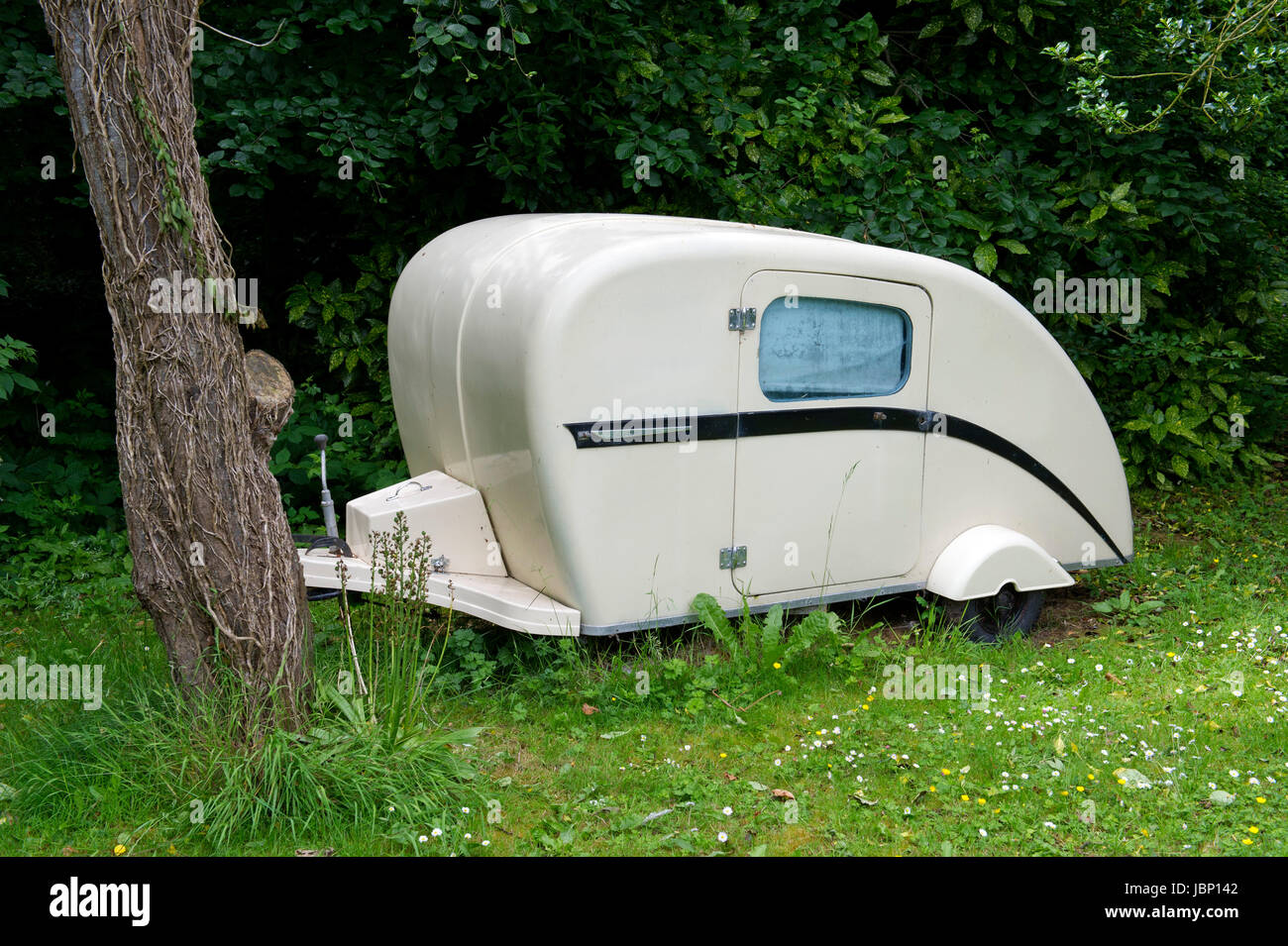 Vintage alte Carvan Wohnwagen klein Odly geformt Stockfotografie