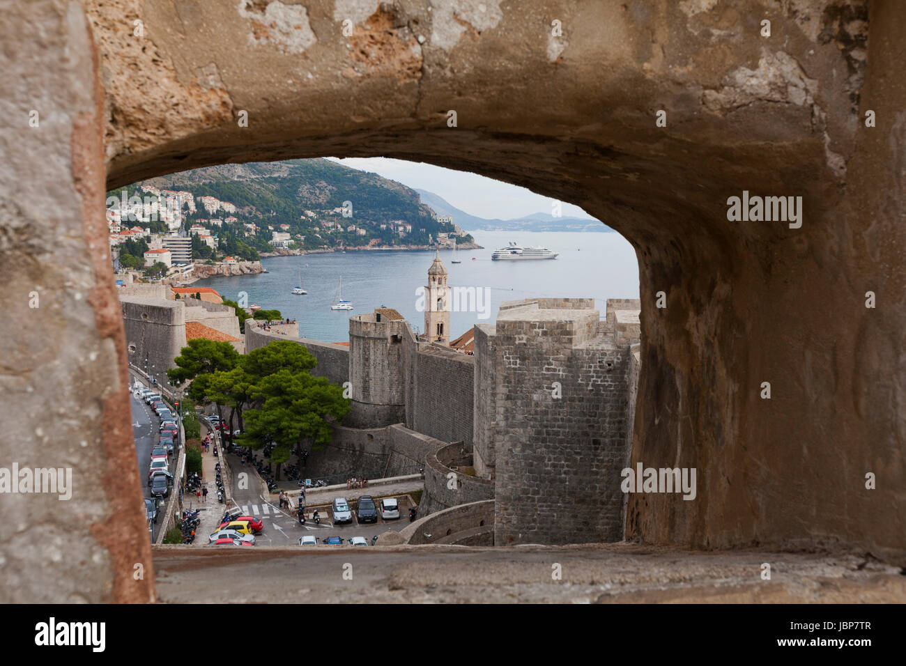 Blick von Gerichtsbezirk in Stadtmauer, Dubrovnik Stockfoto