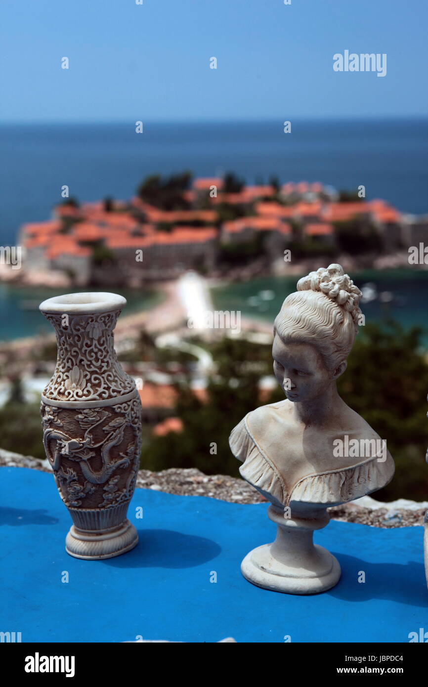 Sterben der Altstadtinsel von Sveti Stefan in der Adria eine der Kueste in Montenegro Im Balkan bin Mittelmeer in Europa. Stockfoto