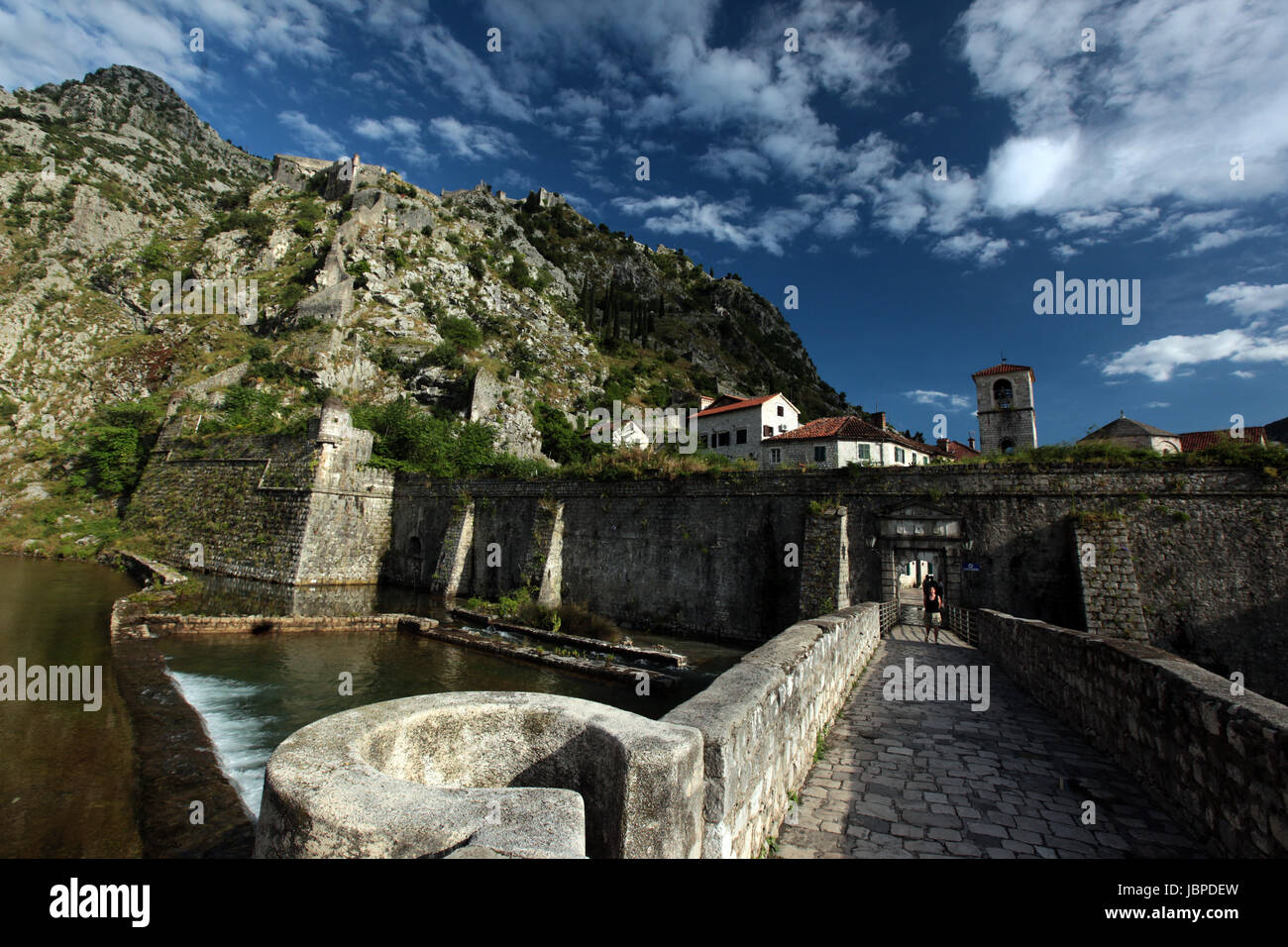 Die Festung der Stadt Kotor in Montenegro Im Mittelmeer bin Balkan in Europa. Stockfoto