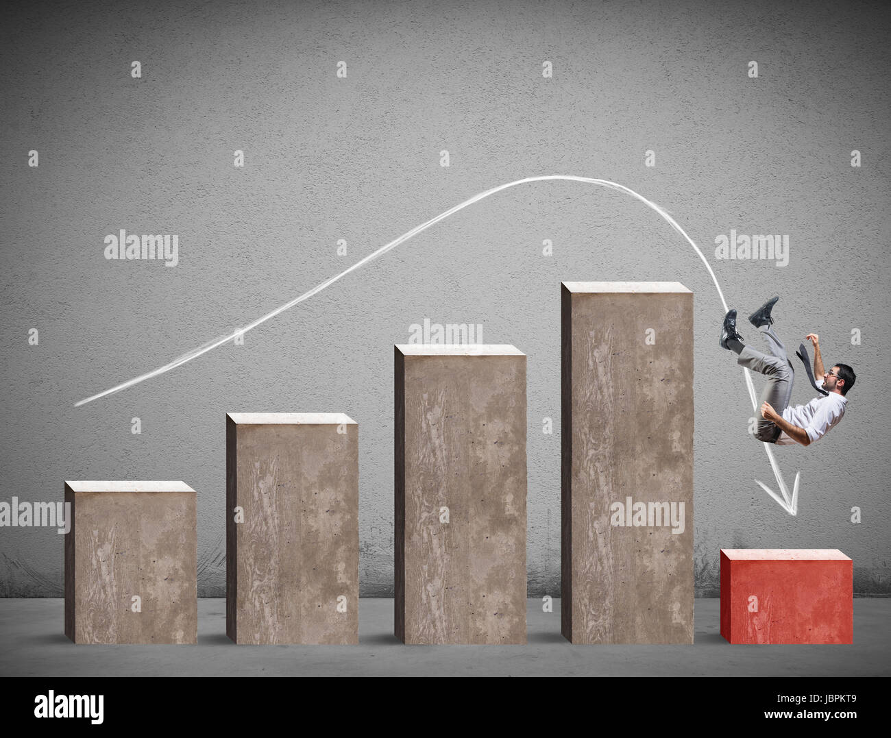 Geschäftsmann fällt auf eine negative Statistik Stockfoto