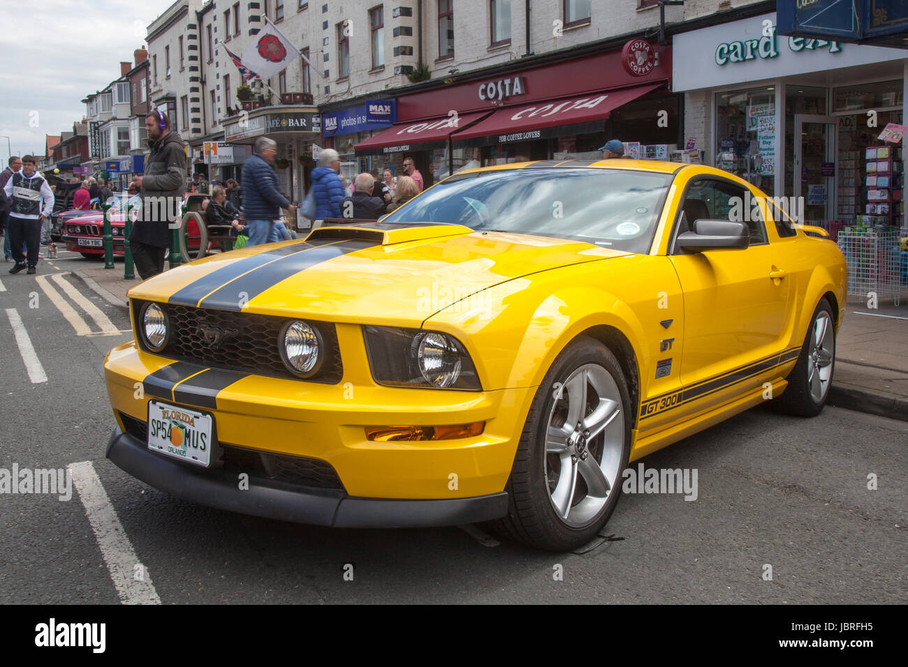 Cleveleys, UK. 11. Juni 2017. Die Cleveleys Car Show ist eine jährliche Veranstaltung, die entlang der Victoria Road West und dem Meer inszeniert Promenade in Cleveleys Stadtzentrum entfernt. Bildnachweis: MediaWorldImages/Alamy Live-Nachrichten Stockfoto