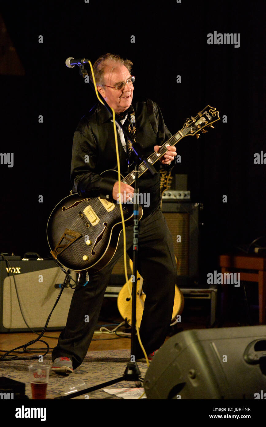 Englischen Songwriter Terry Reid führt an Str. Marys Kreativraum in Chester UK. Stockfoto