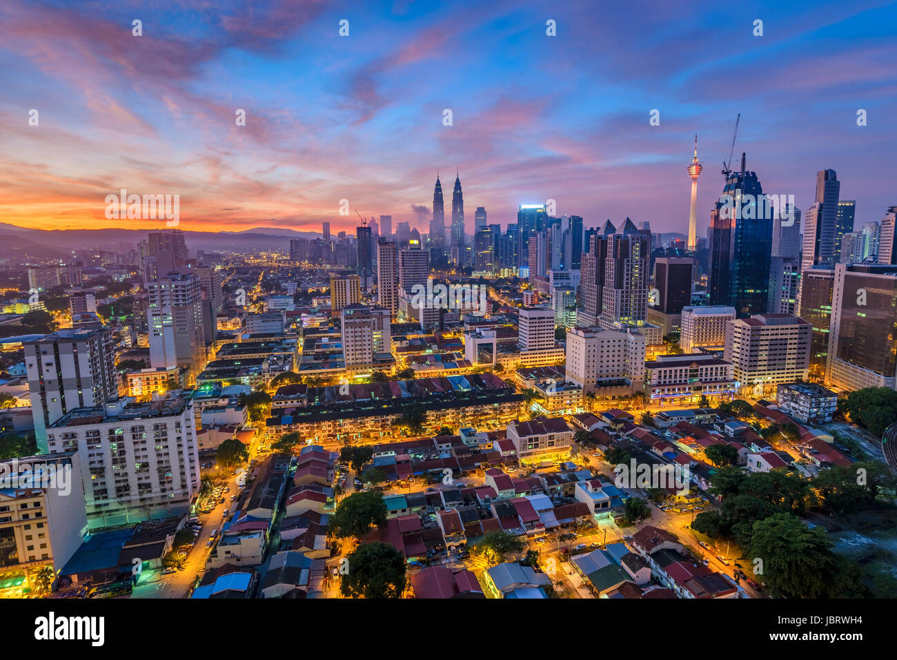 Skyline von Kuala Lumpur bei Sonnenaufgang, Malaysia Stockfoto