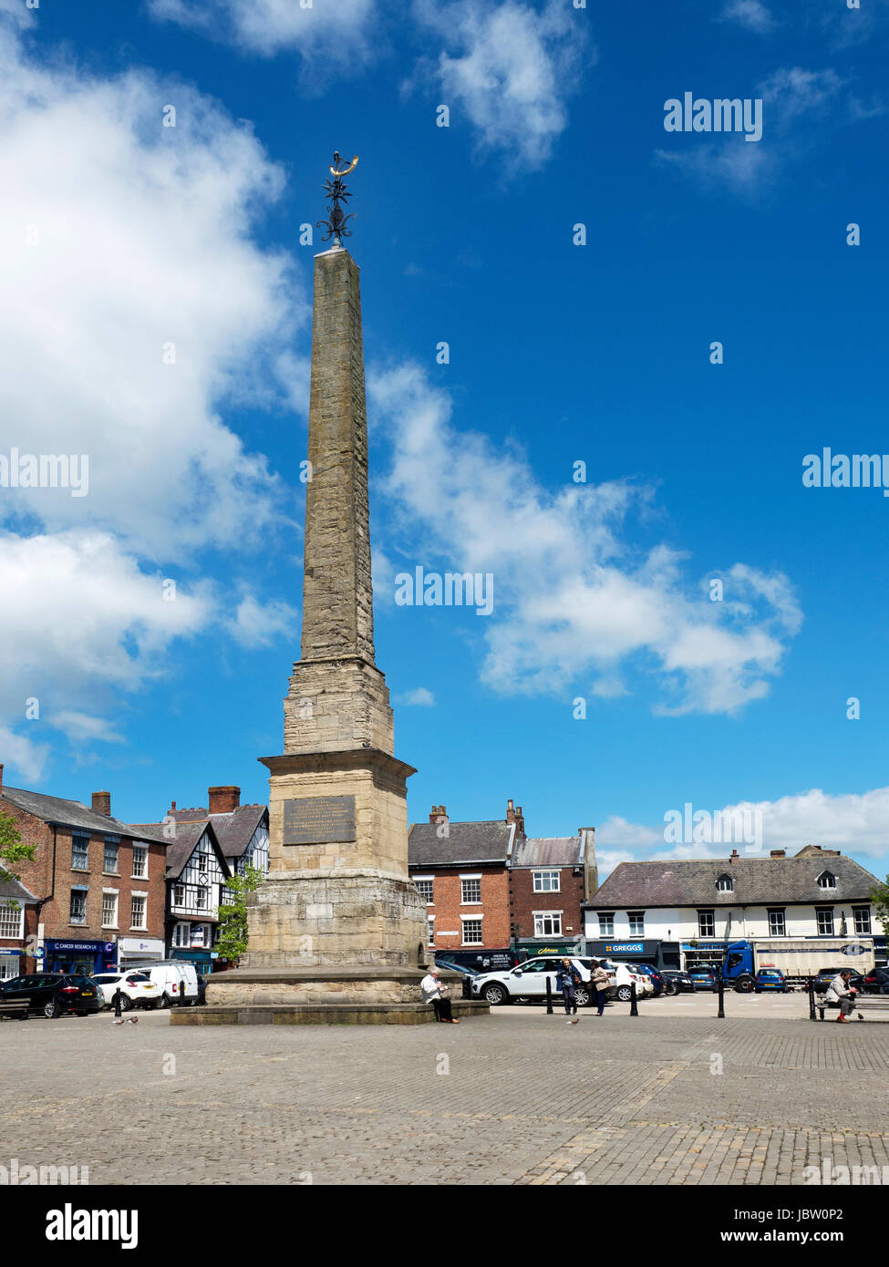 Obelisk im Market Place Ripon North Yorkshire England gebaut 1702 ist es der früheste erhaltene freistehende monumentale Obelisk In Großbritannien Stockfoto