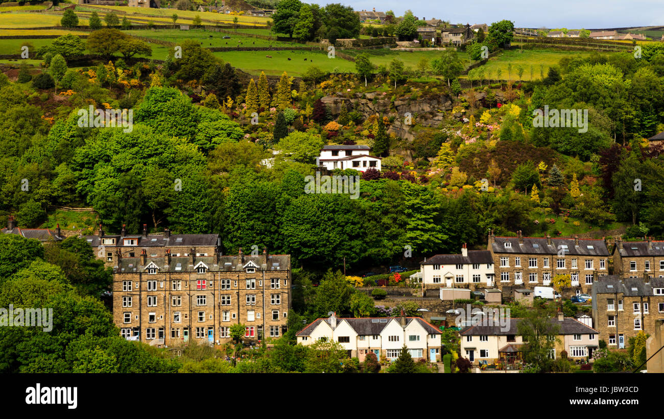 Blick über das Tal von Calder in Hebden Bridge, Calderdale, West Yorkshire, England, Vereinigtes Königreich Stockfoto