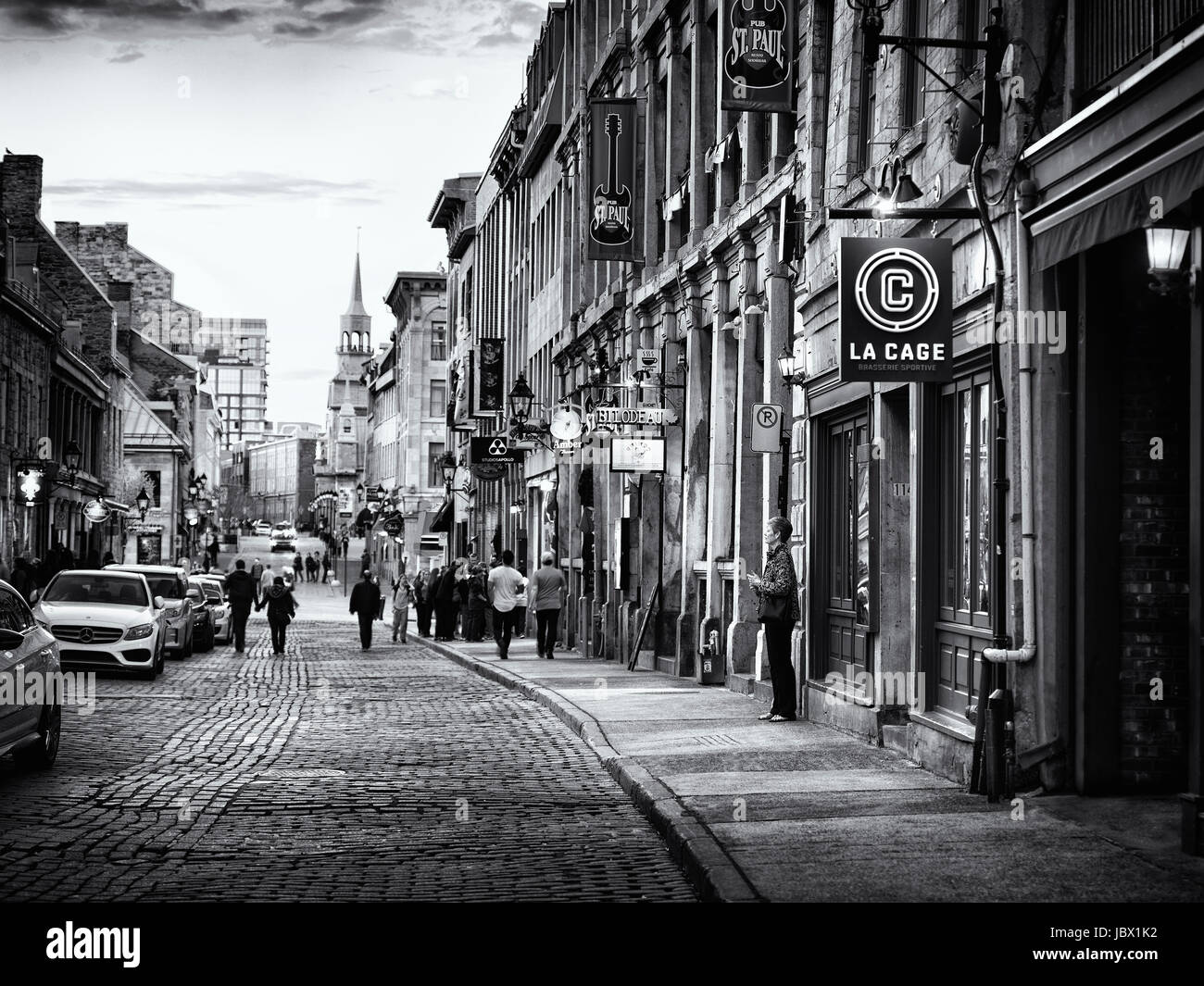 Lizenz erhältlich bei MaximImages.com La Cage, Bilodeau, St Paul Pub und anderen Geschäften und Restaurants in der historischen Rue St Paul Straße Montreal, Quebec Stockfoto