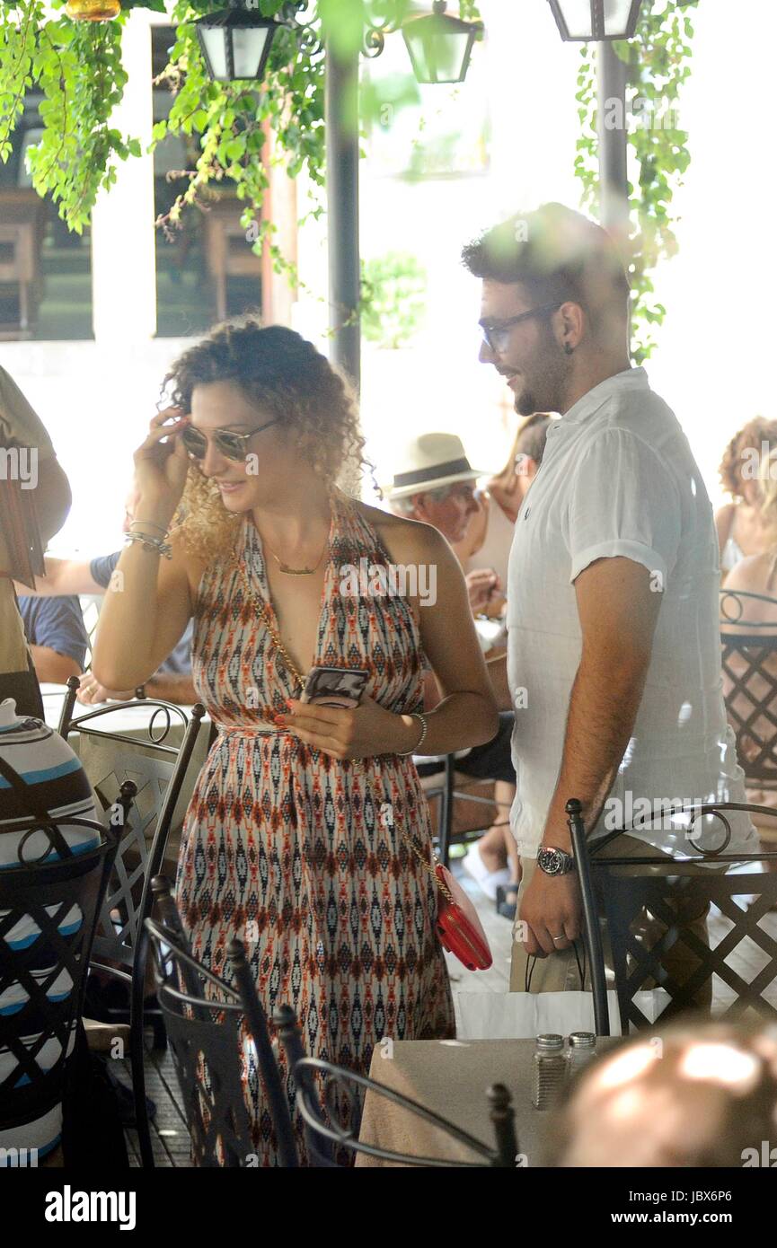 Spezielle Gebuhr Taormina Ignazio Boschetto Mit Frau Auf Dem Foto Ignazio Boschetto Mitglied Des Musikalischen Trios Des Fluges Im Urlaub In Die Taorminacon Freundin Alessandra Di Marzo Auf Dem Foto