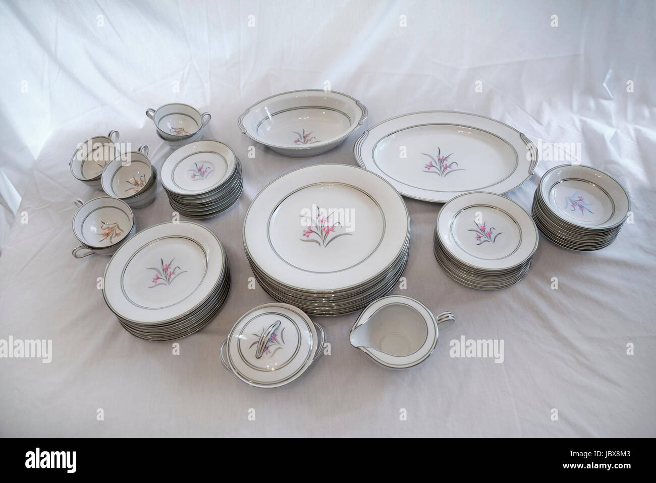 Noritake China Kent 5422 Service für 8 Stockfoto