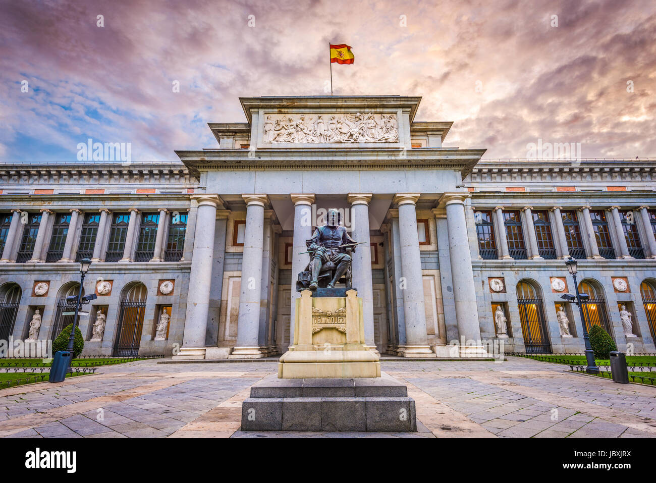 MADRID, Spanien - 18. November 2014: Das Prado-Museum Fassade. Im Jahre 1819 gegründet, gilt das Museum die beste Sammlung von spanischen Kunst und einem o Stockfoto
