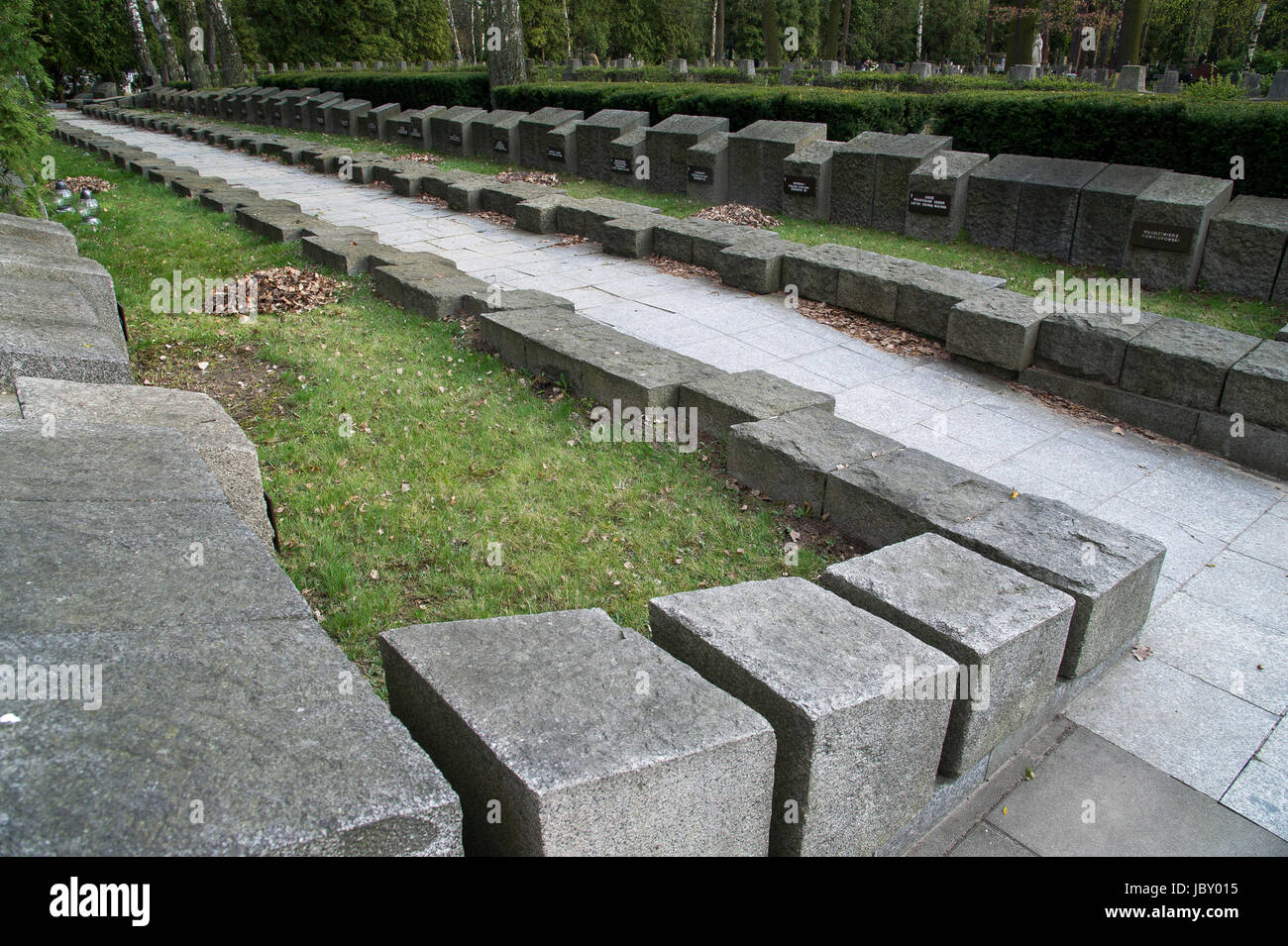 Gräber der Armia Ludowa AL (Volksarmee) Soldaten auf powazki Soldatenfriedhof (Cmentarz na Wojskowy Powazkach) in Warschau, Polen, 5. April 2017 © Wojc Stockfoto