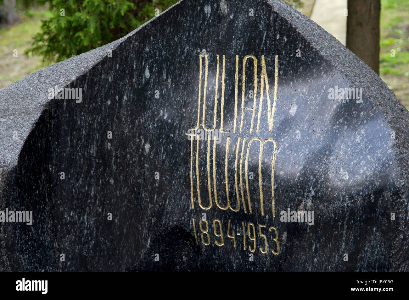 Grab von Julian Tuwim, polnischer Dichter. Powazki-Militär-Friedhof (Cmentarz Wojskowy Na Powazkach) in Warschau 5. April 2017 © Wojciech Strozyk / Alam Stockfoto