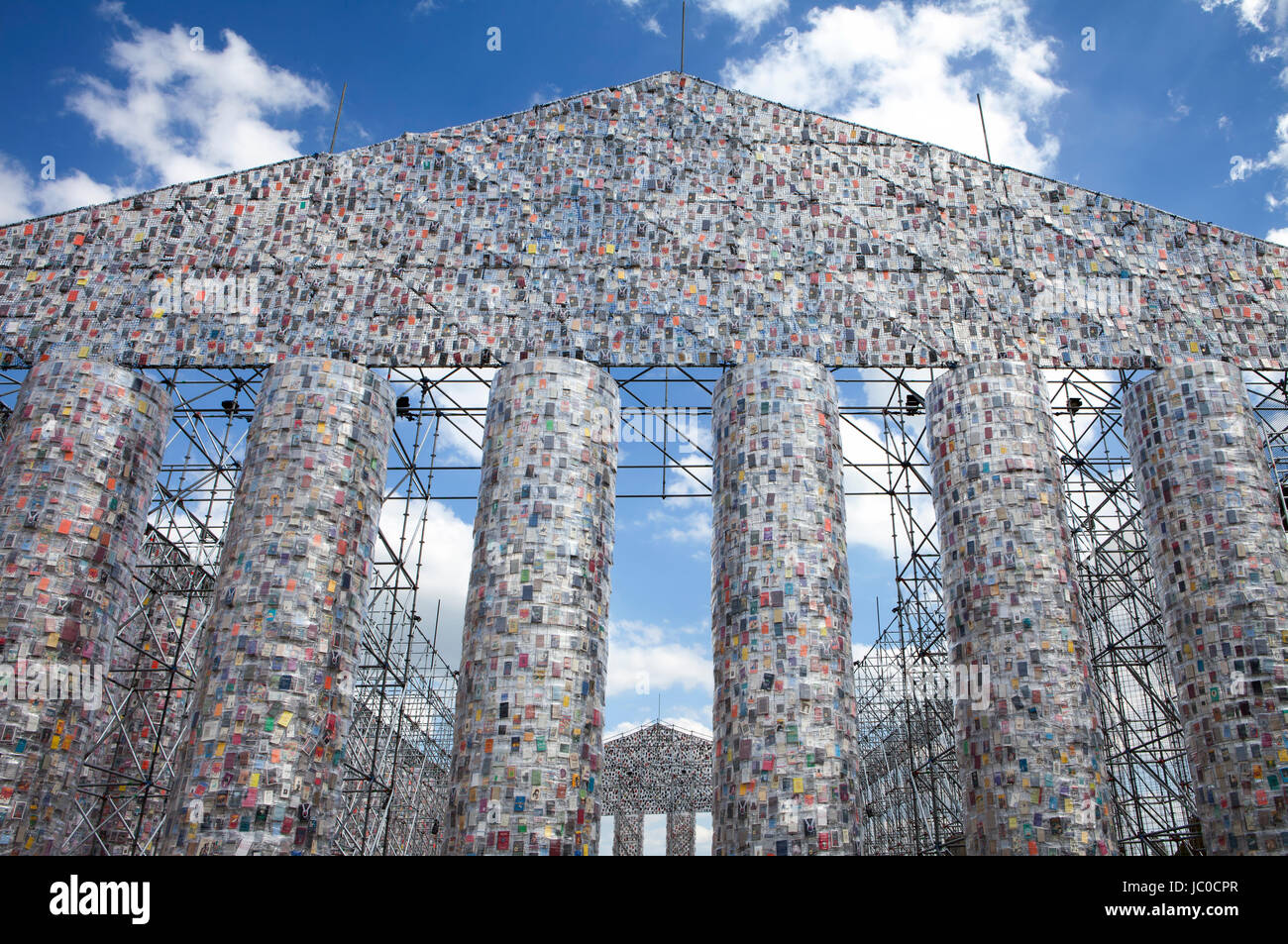 "Das Parthenon der Bücher" von der argentinischen Konzeptkünstler Marta Minujin, Documenta 14 Ausstellung, 2017, Kassel, Deutschland, Europa Stockfoto