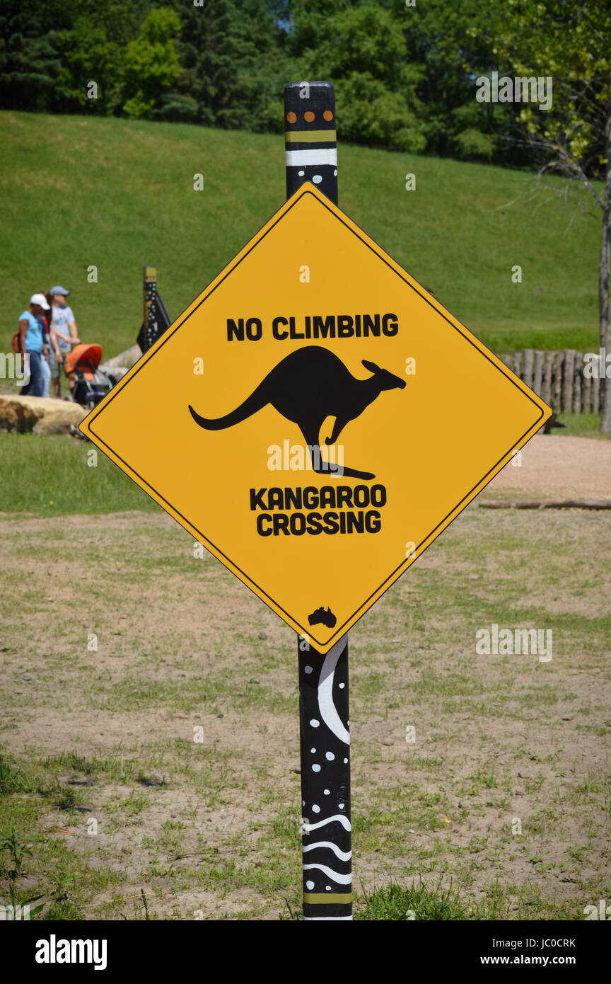 Känguru kreuzen Zeichen im Minnesota Zoo Stockfoto