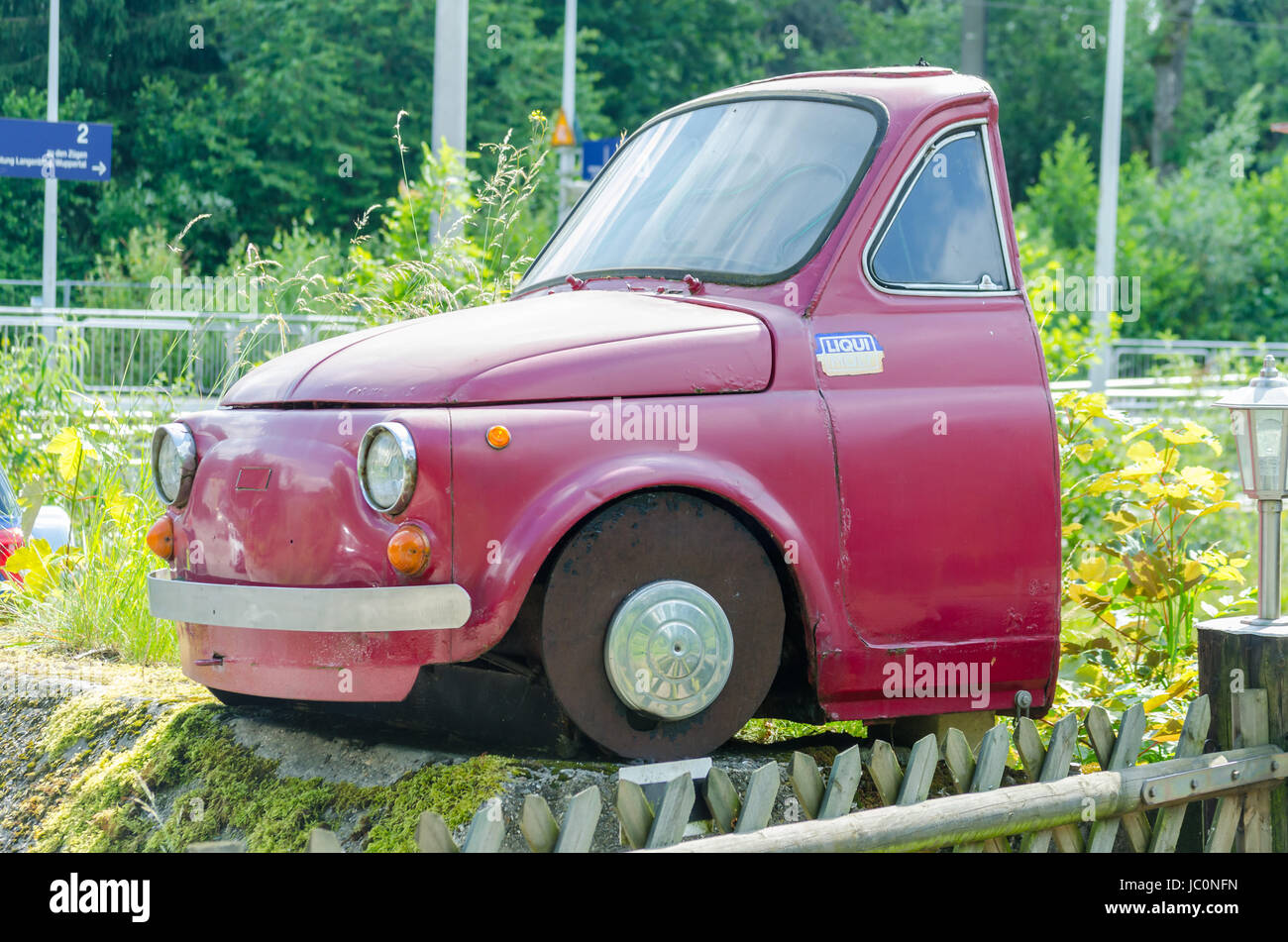 Halbes auto Fotos und Bildmaterial in hoher Auflösung Alamy