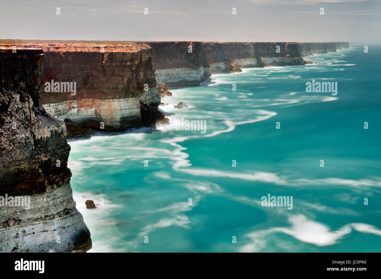 Majestätische Bunda Cliffs am Rande des Great Australian Bight. Stockfoto