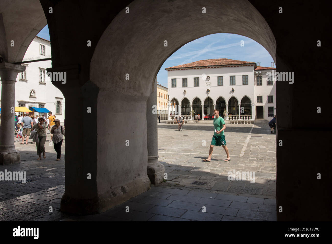 Die Loggia-Palast auf dem Hauptplatz Titov in Koper Stockfoto